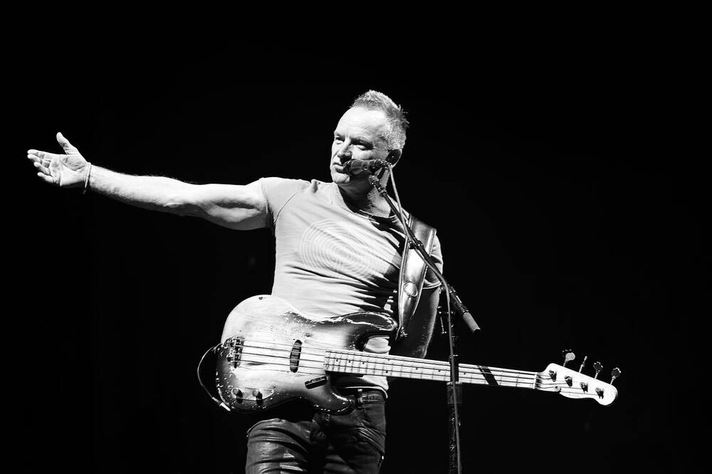 Sting bei einem Konzert in Frankreich 2012