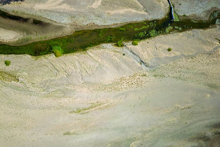 En strand vid floden En strand vid floden