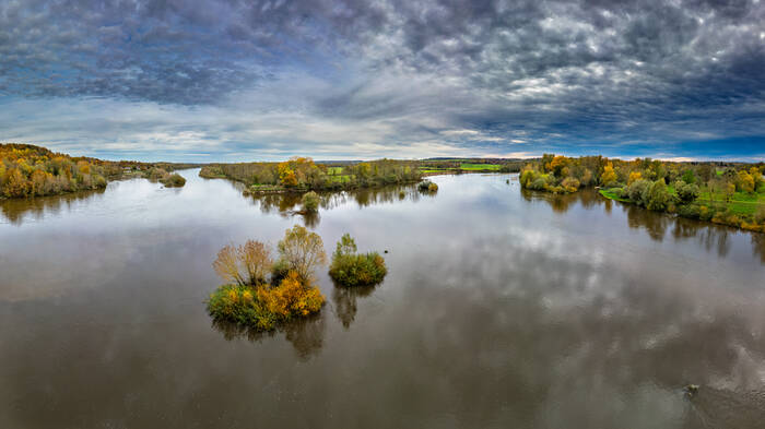 Au milieu du confluent Au milieu du confluent
