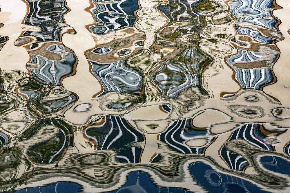 IN THE WATERS OF CANAL SAINT MARTIN 1