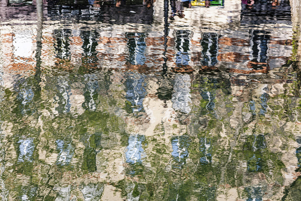 IN THE WATERS OF CANAL SAINT MARTIN 7