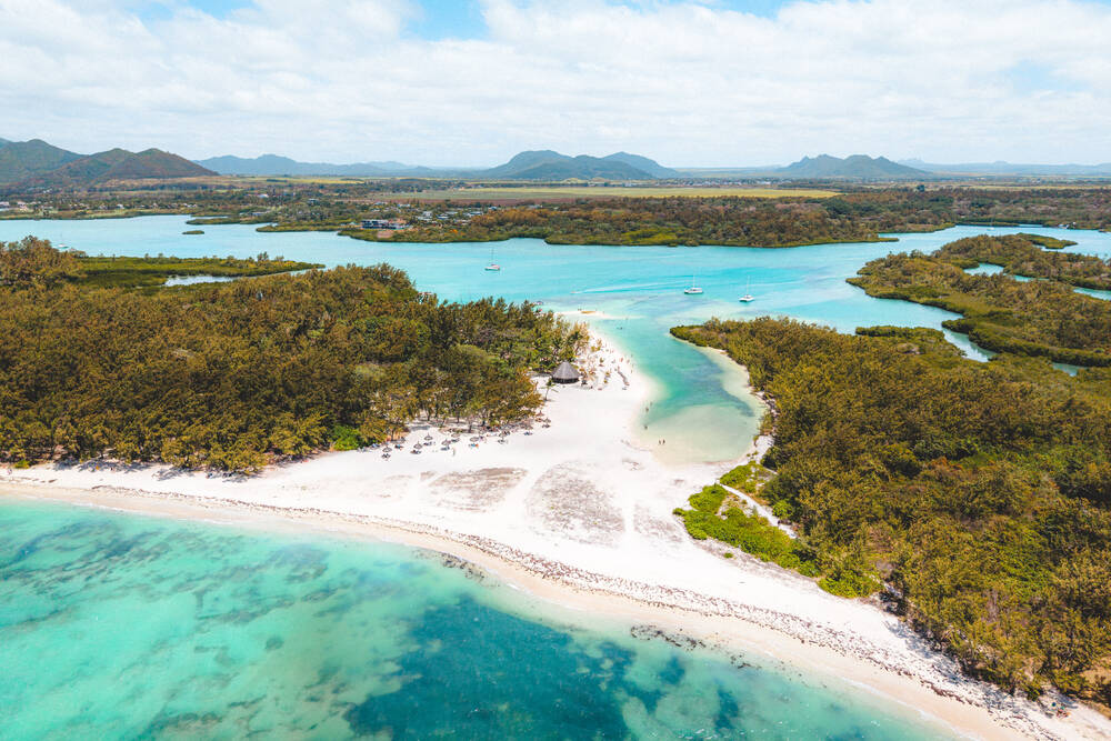 Île aux Cerfs Beach