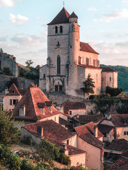 De kerk in het dorp De kerk in het dorp