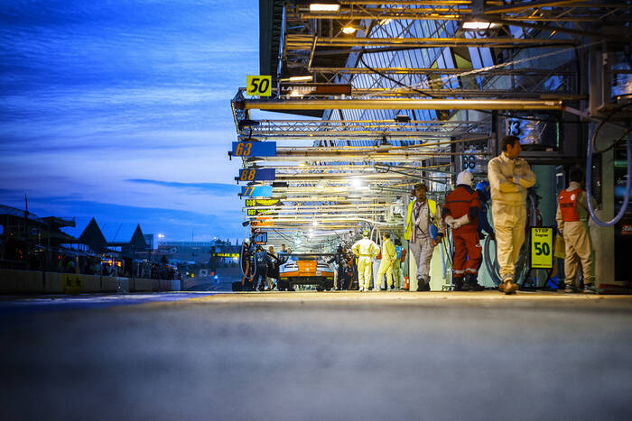 PIT STOP vroeg in de avond