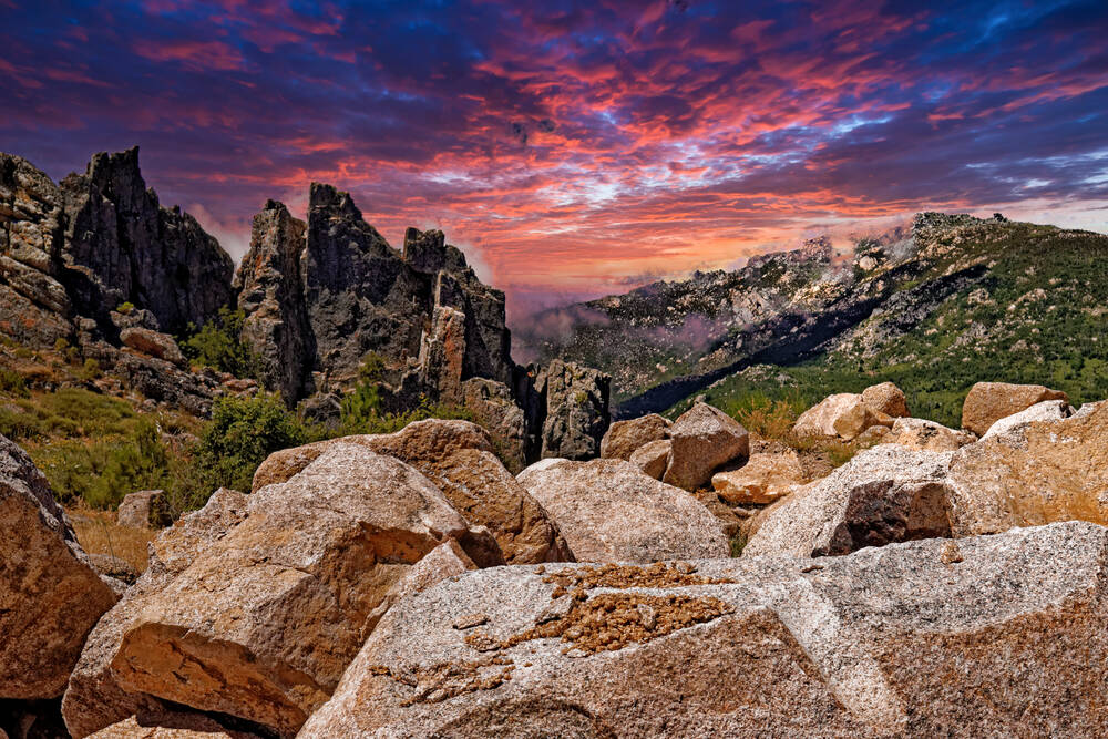 Rocky chaos in interior Corsica