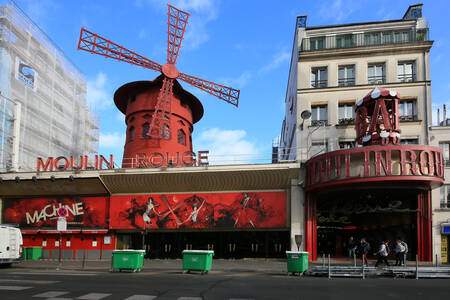 Le Moulin Rouge 01