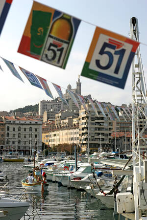 Advertising on the Old Port Advertising on the Old Port