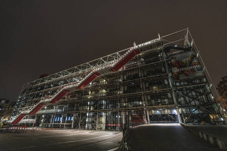 Georges Pompidou-centret på kvällen Georges Pompidou-centret på kvällen