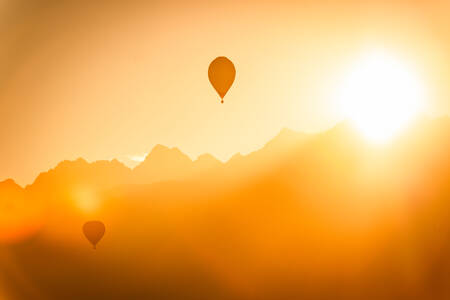 Hot-air balloons over Belledonne