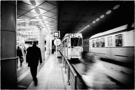 The arrival of the yellow tram N 2