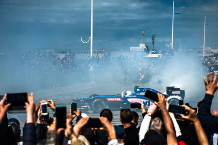 Alpine F1 geeft een burn-out show