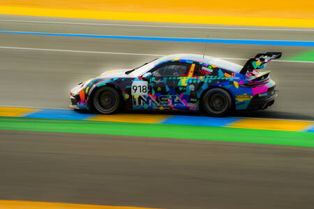 Porsche 911 GT3 Cup en vitesse lumière