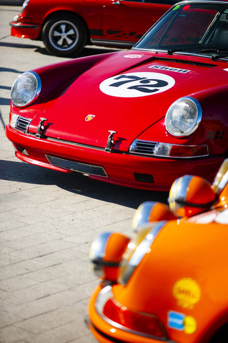 Porsche 911 color at Le Mans Classic Porsche 911 color at Le Mans Classic