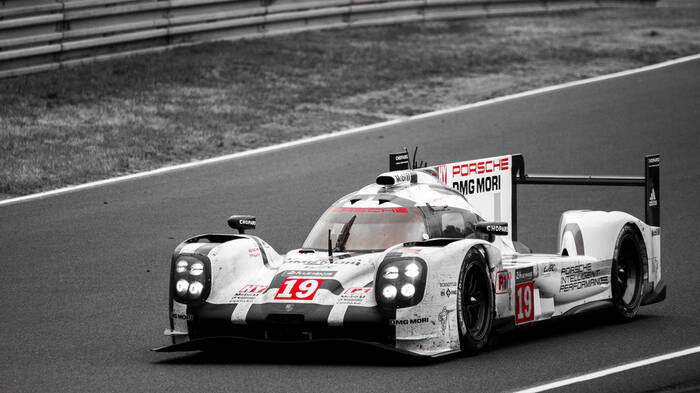 Porsche 919 nummer 19 winnaar van de 24 uur van Le Mans 2015
