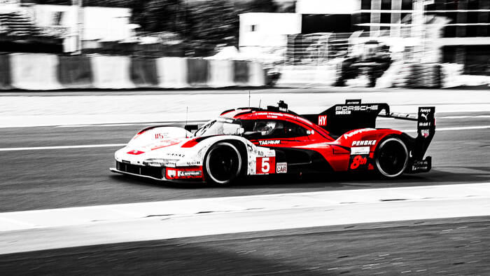 Porsche 963 in troubled waters at 24H Le Mans 2025 Porsche 963 in troubled waters at 24H Le Mans 2025