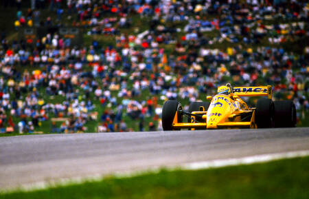 Ayrton Senna onder het Oostenrijkse publiek