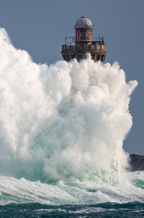 48m hoog, de golf is 45m lang 48m hoog, de golf is 45m lang