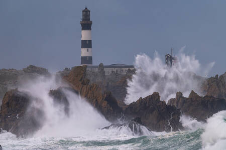 de golven aanvallen de golven aanvallen