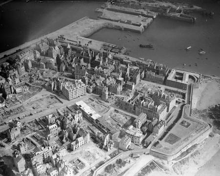Aerial view of Saint-Malo in 1949