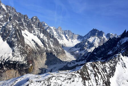 Smelten van de ijszee in het Mont Blanc-massief