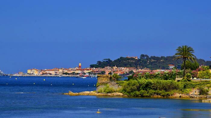 Saint-Tropez vue de loin Saint-Tropez vue de loin