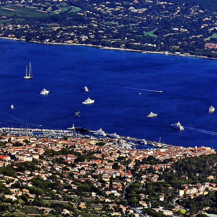 Vue aérienne numéro 3 de la ville de Saint -Tropez Vue aérienne numéro 3 de la ville de Saint -Tropez
