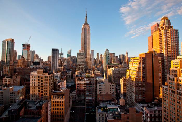 I am built. Небоскреб пан американ. Здание метлайф в нью йорке. Фасад славы саграда фамилия проект. Хелмсли билдинг нью йорк.