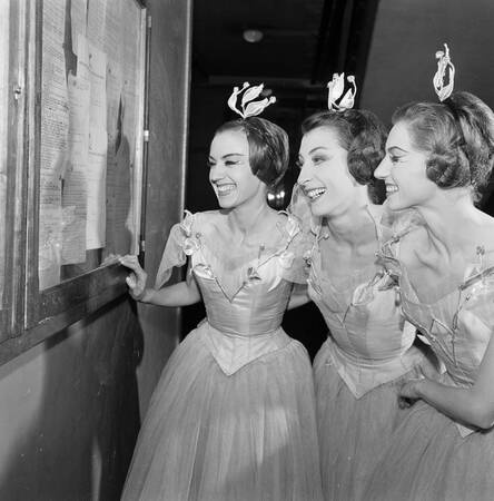 In repetitie - de drie ballerina's uit Het Zwanenmeer