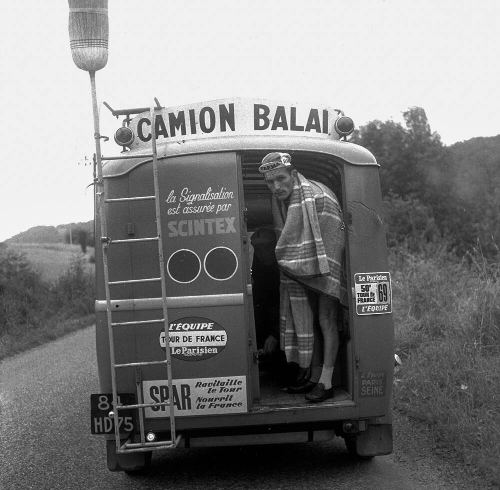 Jef Planckaert in the broom wagon - Tour de France 1963