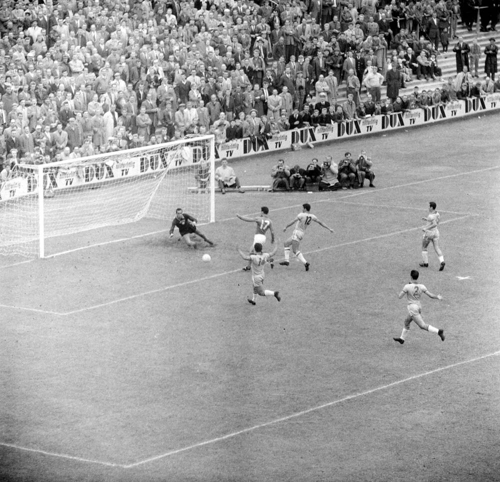 Just Fontaine Against Brazil In The 1958 World Cup Semi final 