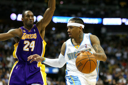 Duel op hoogte tussen Allen Iverson en Kobe Bryant Duel op hoogte tussen Allen Iverson en Kobe Bryant
