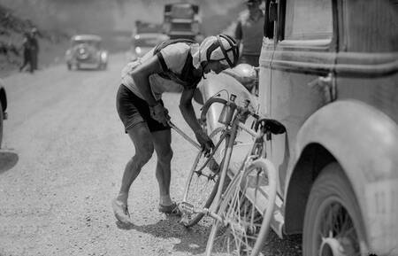 Jean Robic op de Col de Vars - Tour de France 1947
