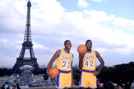 Magic Johnson en James Worthy showtime in Parijs Magic Johnson en James Worthy showtime in Parijs