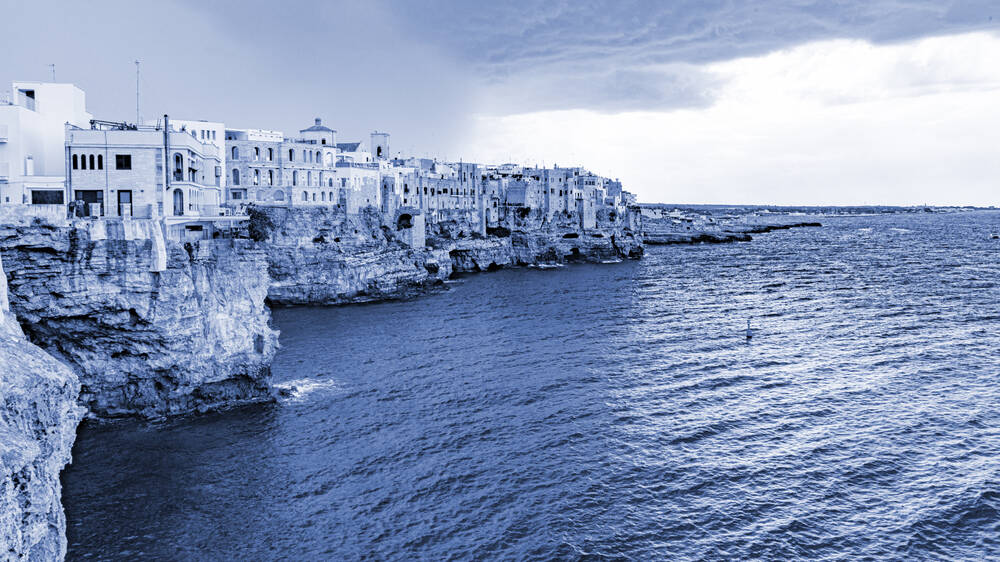 Kliffen van Polignano a mare in Puglia