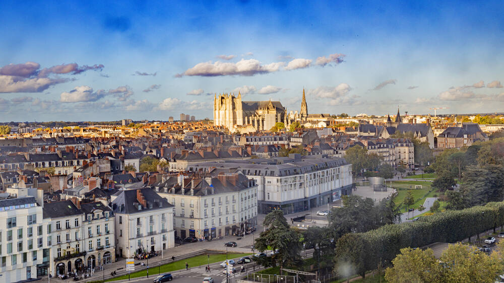 The city of Nantes and its cathedral