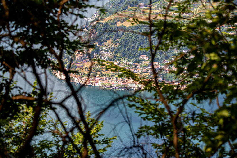 Morcote aan het Luganomeer gezien vanaf de berg St George