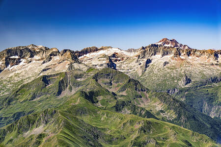 Pyrenéerna till Aneto-toppen Pyrenéerna till Aneto-toppen