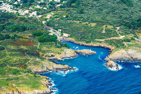 La pointe de tete jaune ingang van de port de la meule op de ile d'yeu