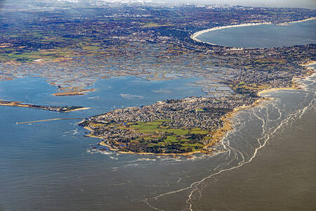 De punt en wilde kust van Le Croisic vanuit de lucht De punt en wilde kust van Le Croisic vanuit de lucht