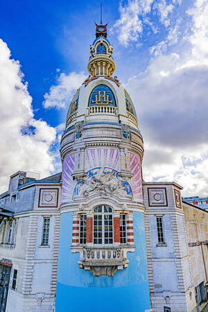 Det berömda Lefevre Utile-tornet i Nantes Det berömda Lefevre Utile-tornet i Nantes