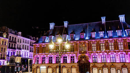 De oude beurs van Lille in lichtjes De oude beurs van Lille in lichtjes