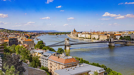 "Kedjebron" korsar Donau i Budapest "Kedjebron" korsar Donau i Budapest