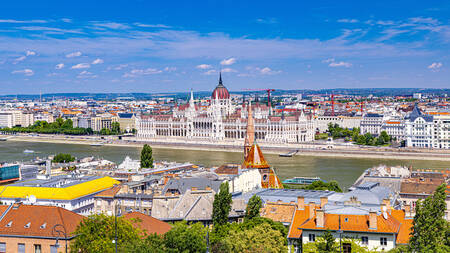 Den ungerska Donaus stränder i Budapest Den ungerska Donaus stränder i Budapest