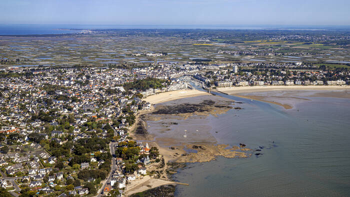 Le Pouliguen gezien vanuit de lucht in de baai van La Baule