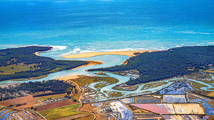 Het strand van Veillon en de moerassen tussen Jard sur Mer en Talmont Saint Hilaire in de Vendée