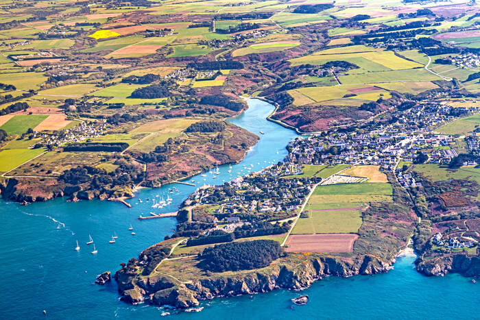 Port de Sauzon Belle Ile en mer du ciel