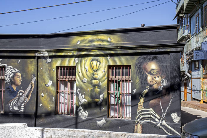 Street art in Valparaiso Chile Street art in Valparaiso Chile