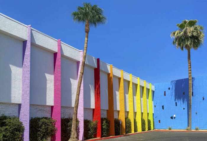 The Saguaro Palm Springs côté route The Saguaro Palm Springs côté route