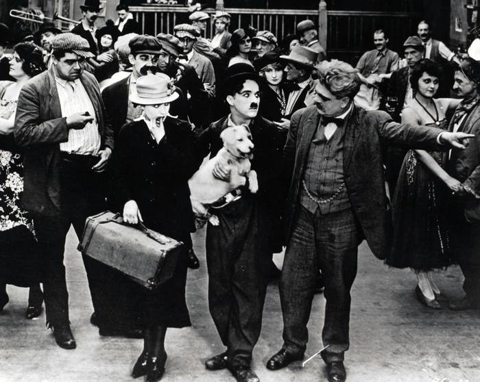 Charlie Chaplin en Edna Purviance - Charlot's Magazine