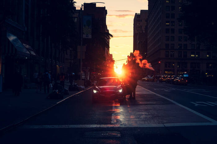 Zonsondergang op 23rd street in New York City